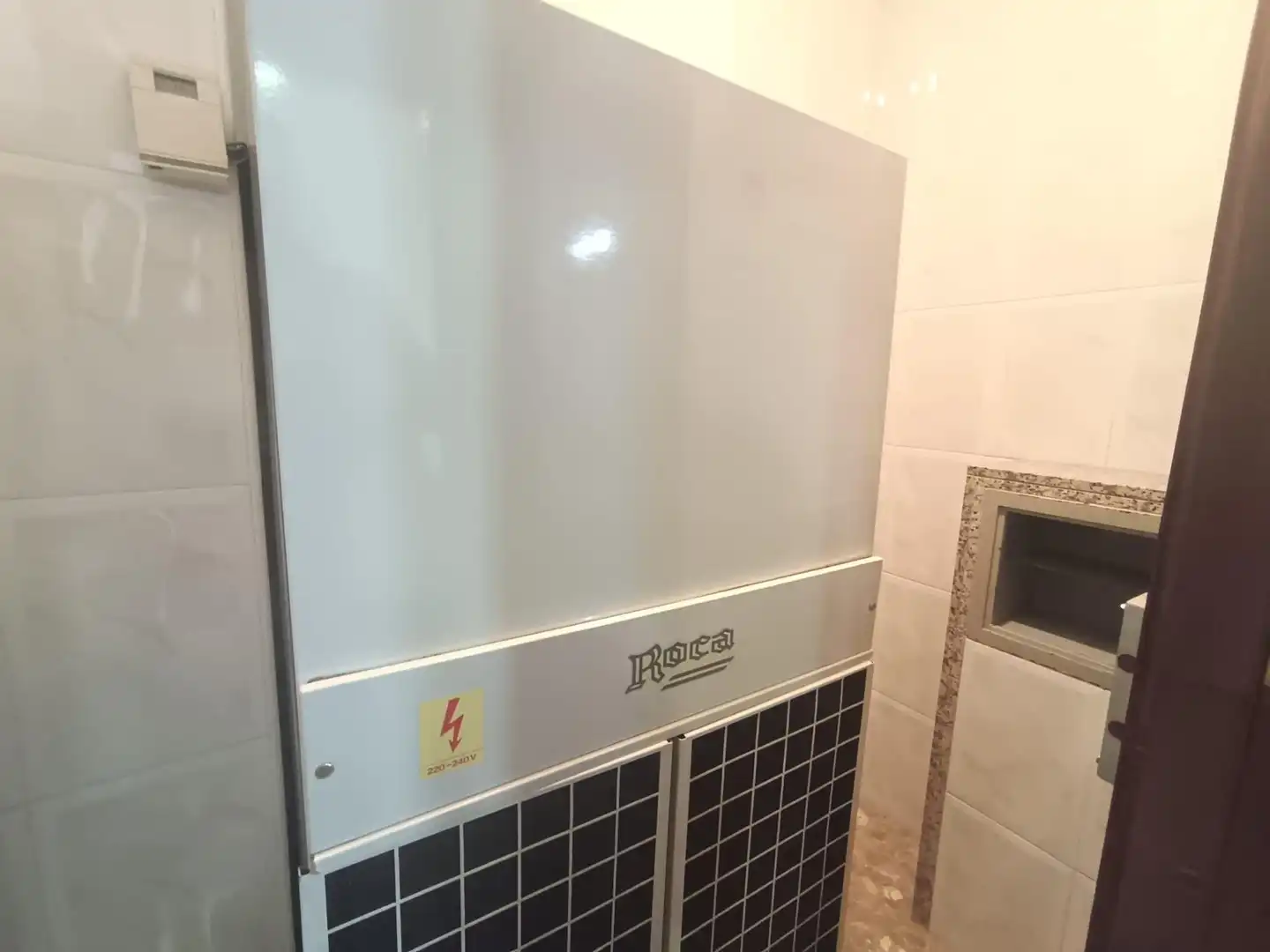 Bany de Local de lloguer en Córdoba amb Aire condicionat