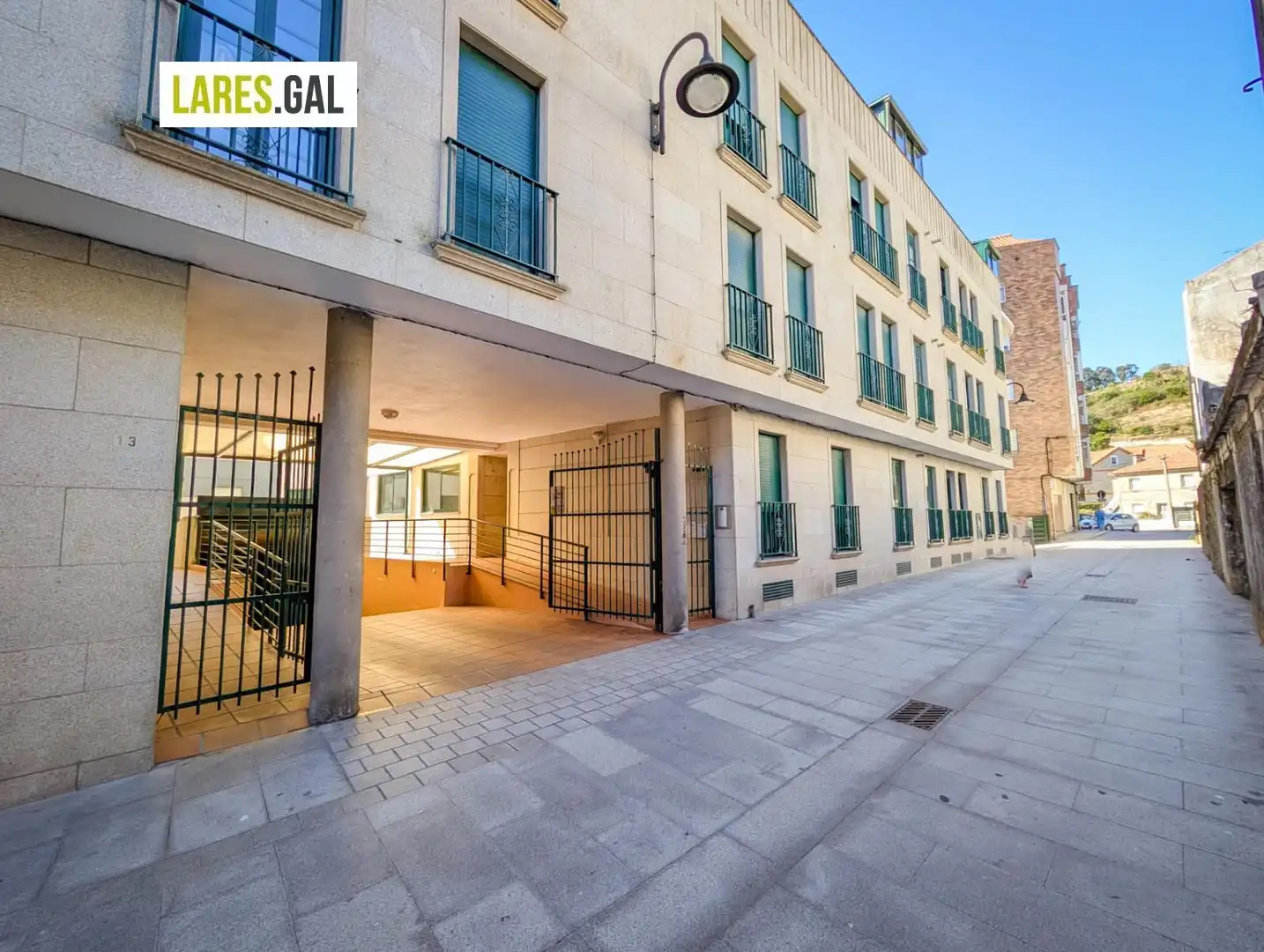 Vista exterior de Garaje en venta en Cangas 