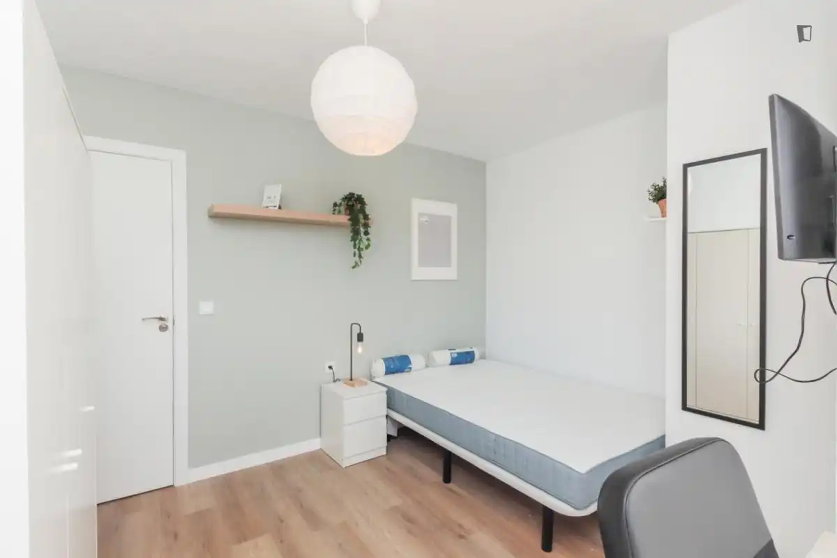 Room in Centre