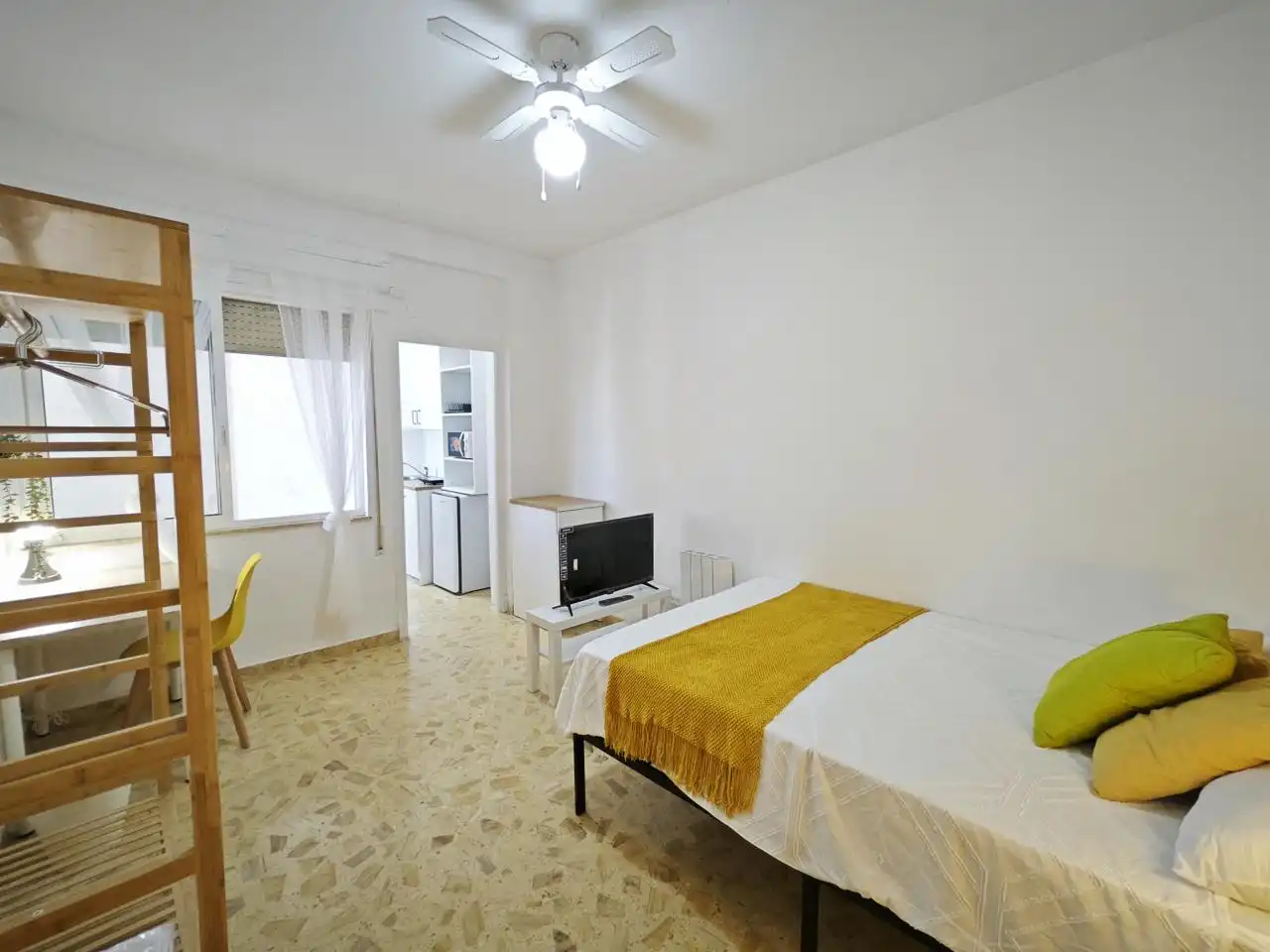 Estudi de lloguer a San Esteban, Barrio de Peral - San Félix