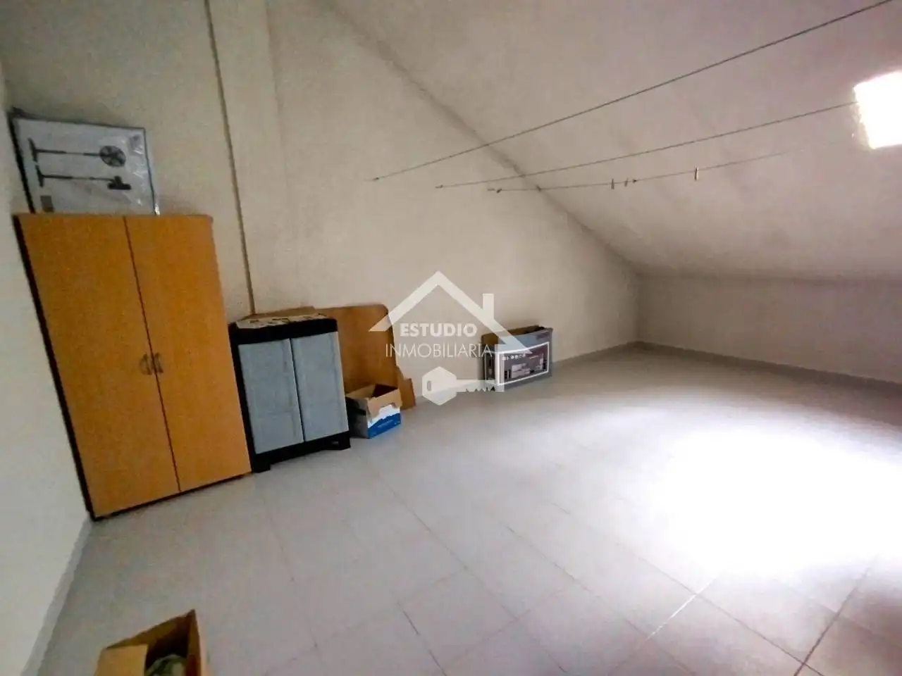 Wohnung zum Verkauf in Oyón-Oion mit Heizung, Abstellraum und Balkon