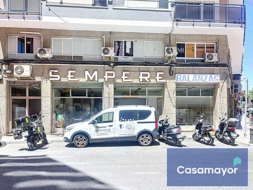 Local comercial en venda a Calle Churruca 11