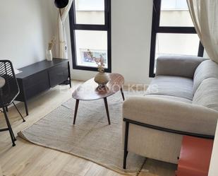 Sala d'estar de Apartament de lloguer en  Madrid Capital amb Aire condicionat, Calefacció i Jardí privat