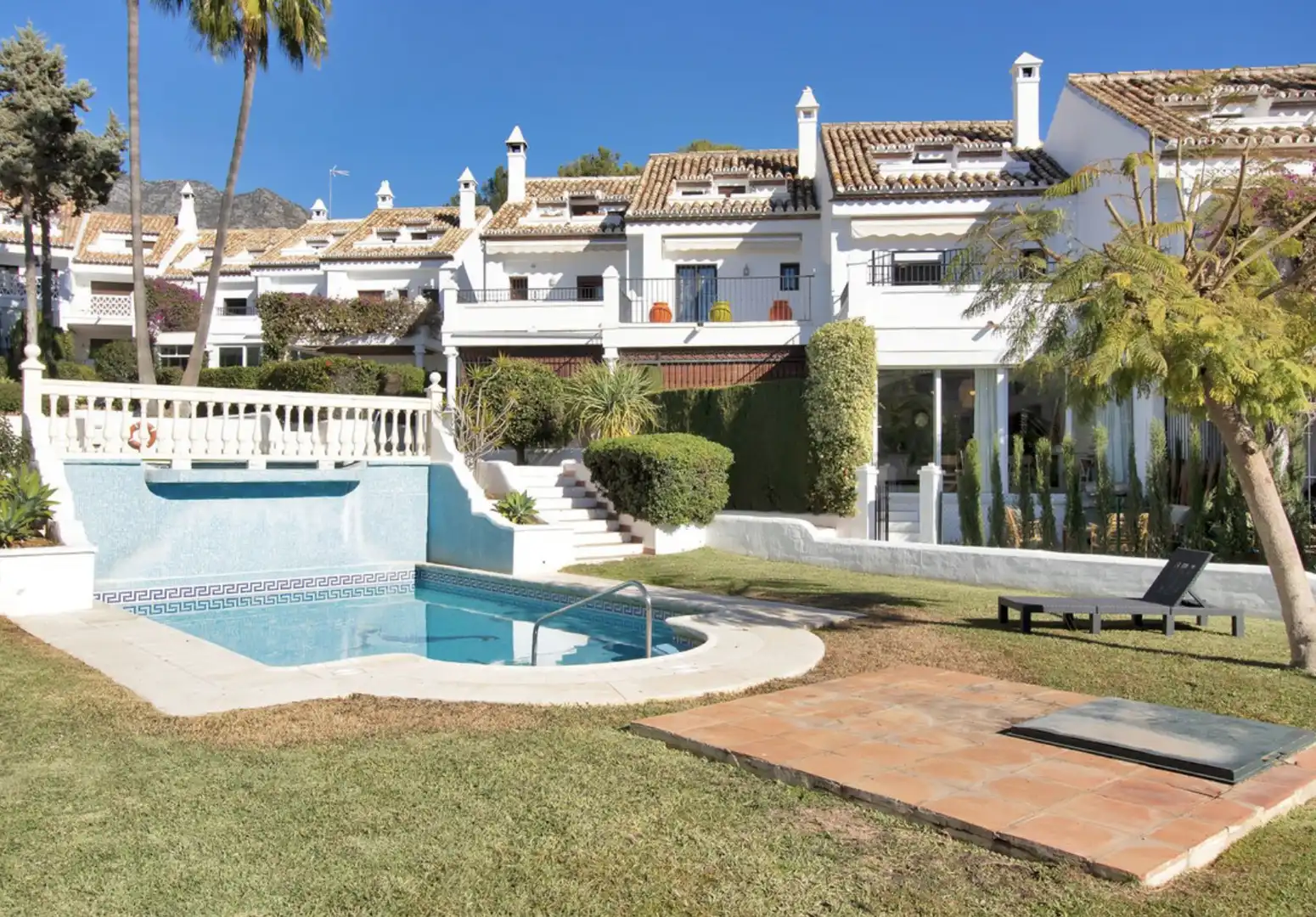 Vista exterior de Casa adosada en venta en Marbella con Aire acondicionado, Jardín privado y Terraza