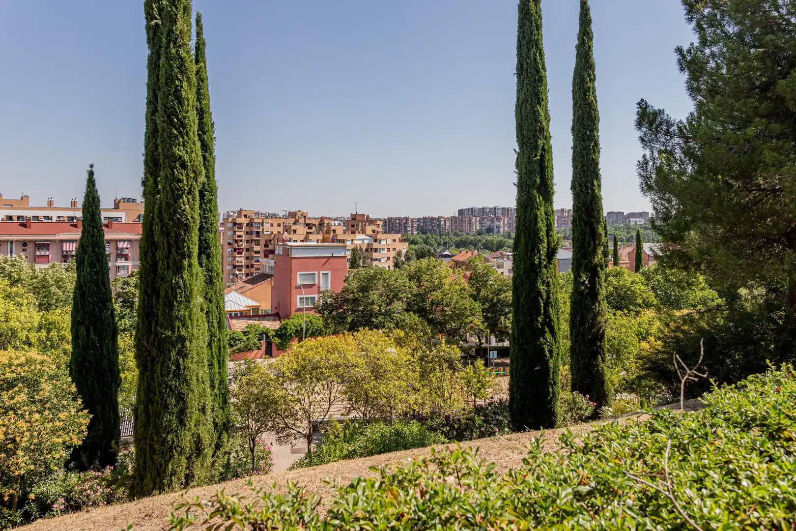 Vista exterior de Piso en venta en Madrid con Calefacción