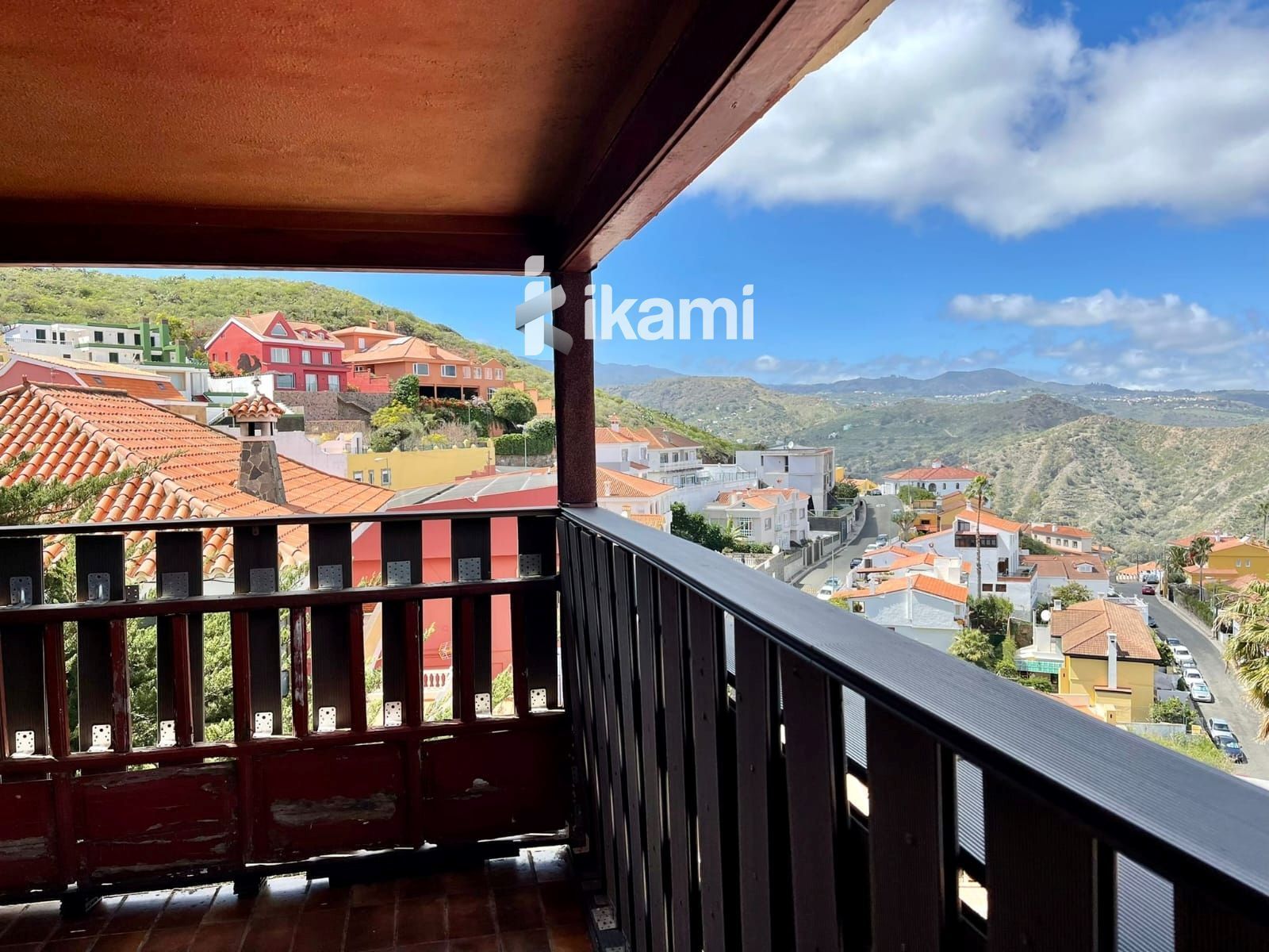 Vista exterior de Casa o xalet en venda en Las Palmas de Gran Canaria amb Aire condicionat, Calefacció i Jardí privat