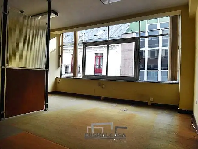 Oficina en venta en Bilbao  con Calefacción