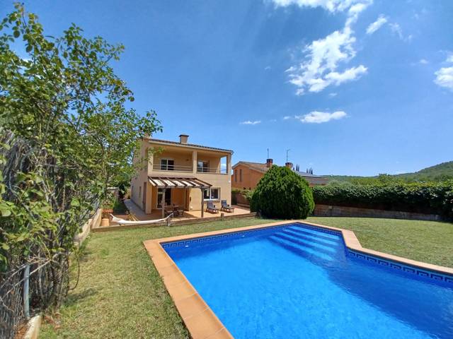 Casa-chalet en Venta en DEL CASTELL en Palol de Revardit