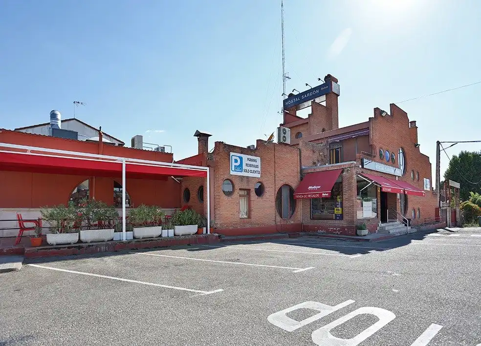 Buildings for sale in Sardón de Duero