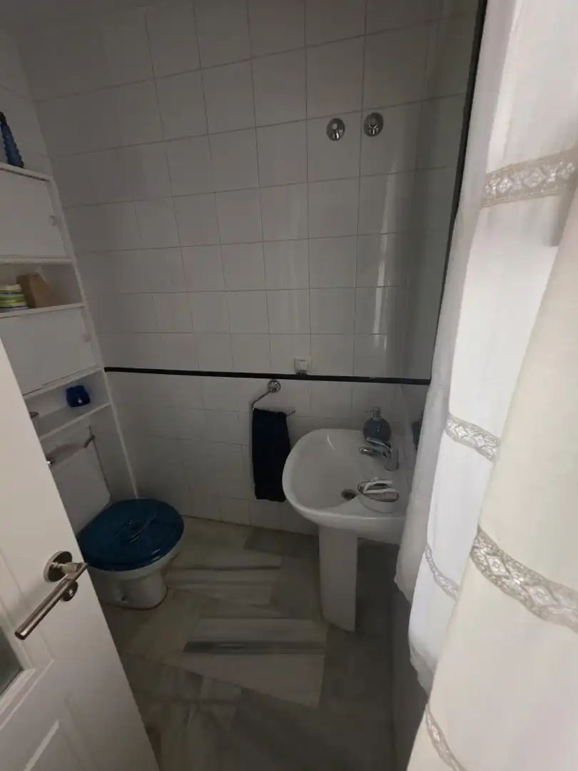 Bany de Casa adosada de lloguer en Marbella amb Aire condicionat, Calefacció i Jardí privat
