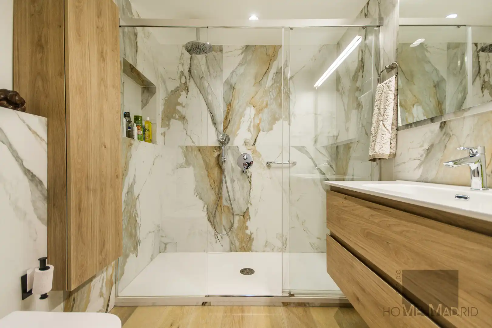 Baño de Ático en venta en Madrid con Aire acondicionado, Calefacción y Trastero