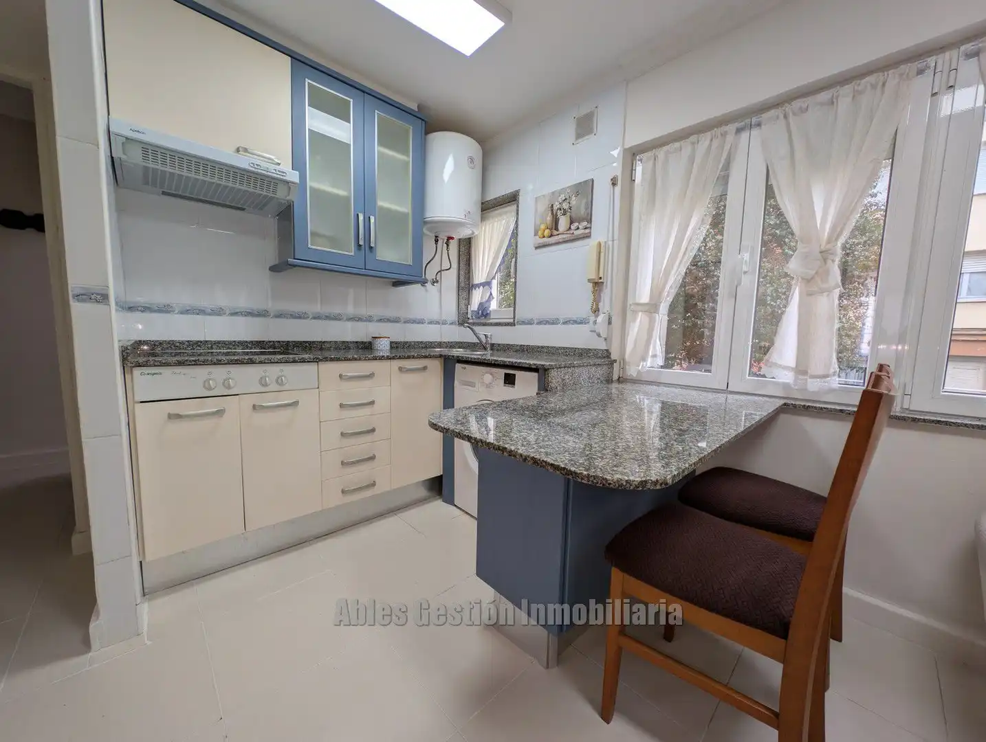 Cuina de Pis en venda en Oviedo  amb Moblat