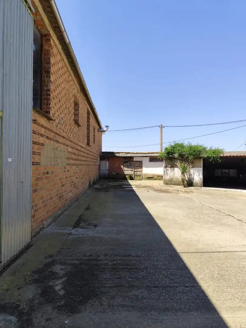 Exterior view of Industrial buildings for sale in Villafrechós