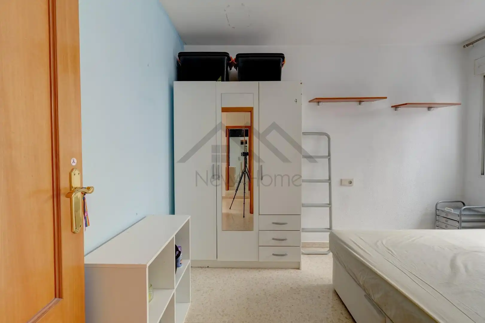 Habitación de Piso en venta en La Pobla de Vallbona con Aire acondicionado y Terraza