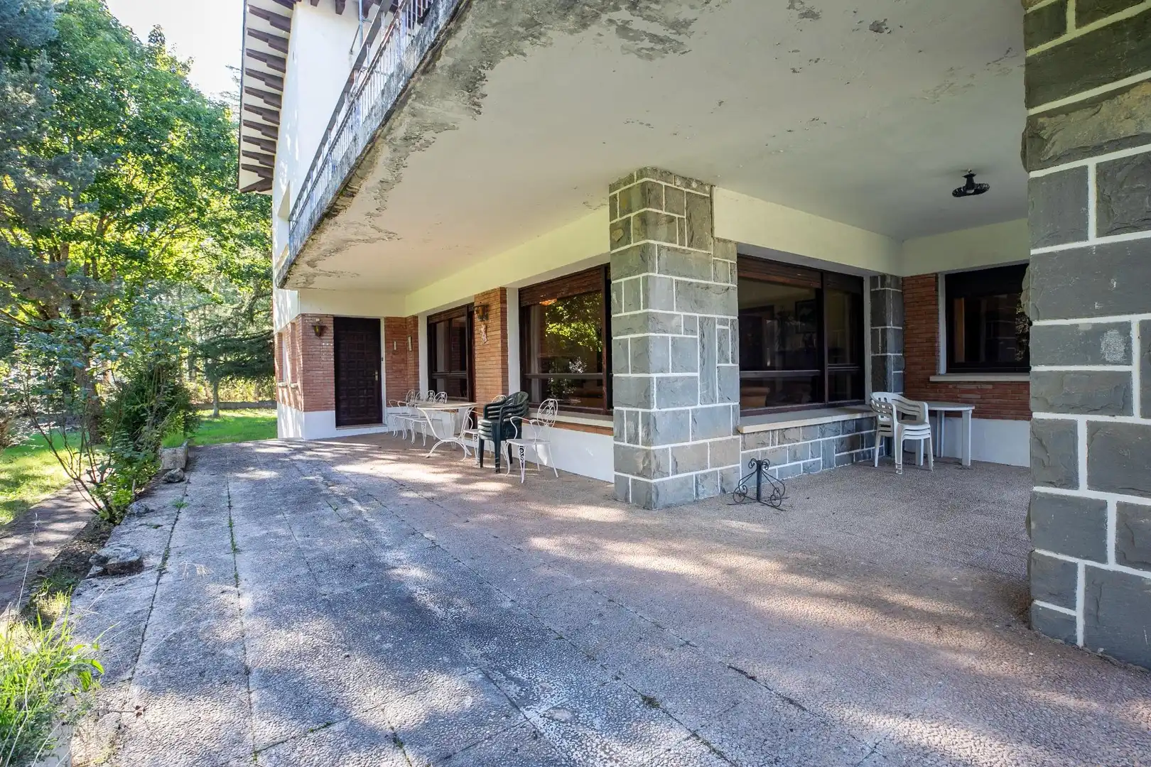 Außenansicht von Country house zum Verkauf in Sabiñánigo mit Heizung, Privatgarten und Terrasse