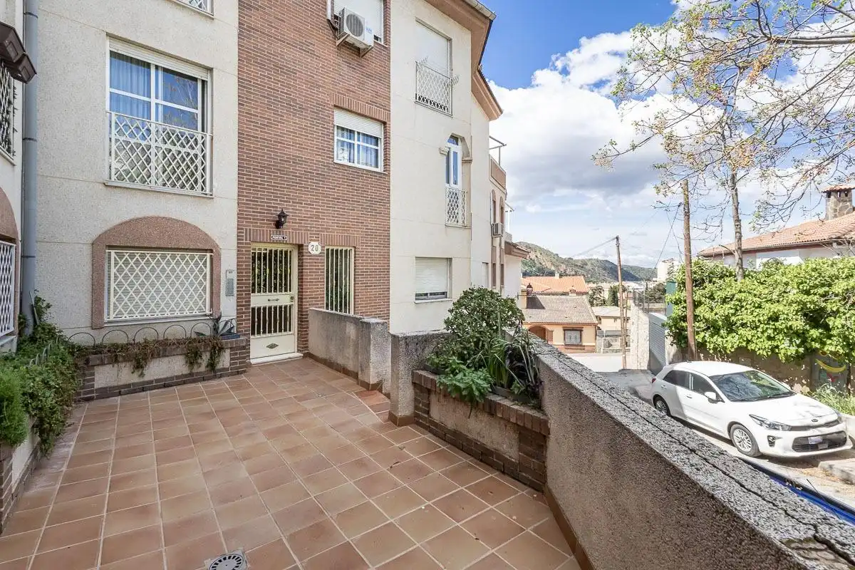 Exterior view of Flat for sale in Cenes de la Vega  with Air Conditioner and Storage room