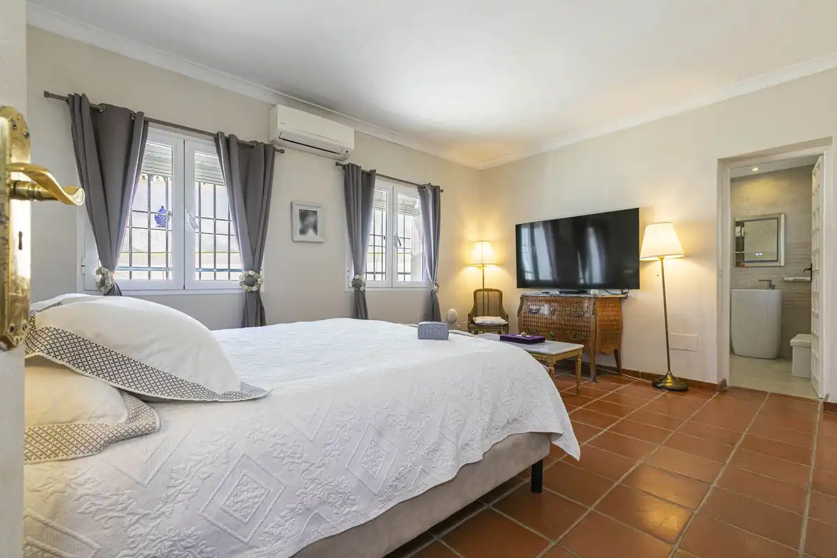 Chalet con piscina en venta en Avenida Pablo Ruiz Picasso, imagen 12