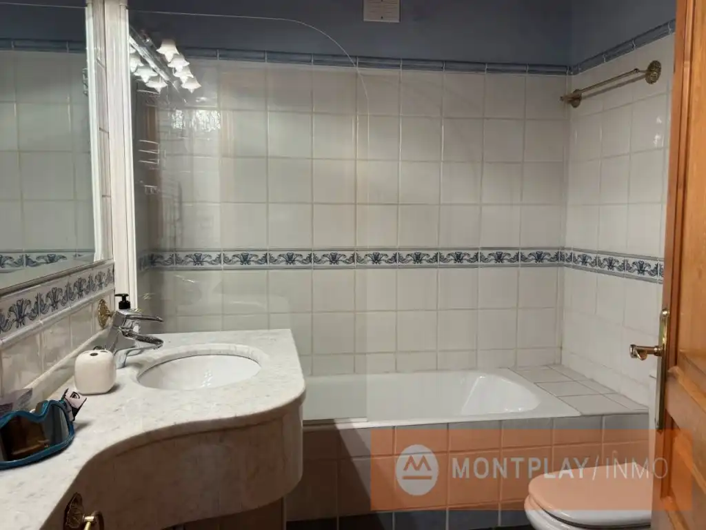 Bathroom of Detached homes for sale in Naut Aran