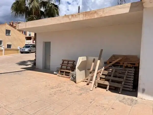 Vista exterior de Dúplex en venta en Nerja con Jardín privado