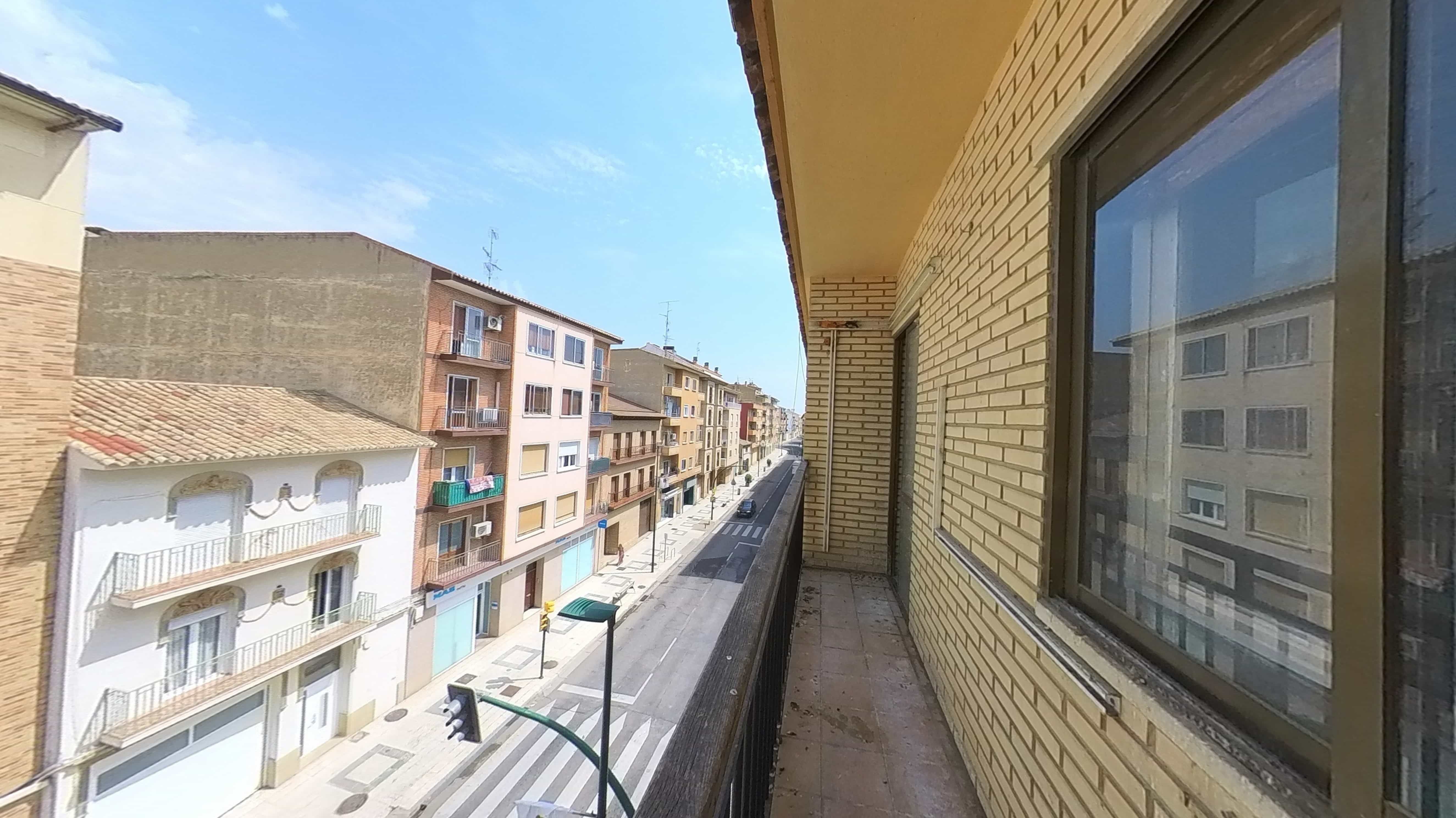 Vista exterior de Piso en venta en Ejea de los Caballeros con Balcón
