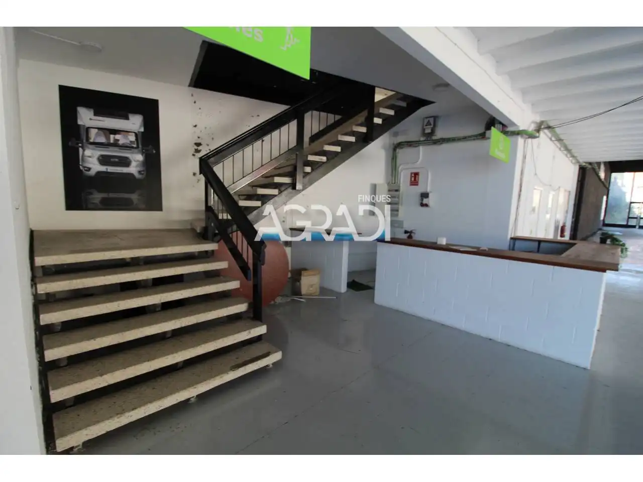 Nave industrial de alquiler en Vallirana