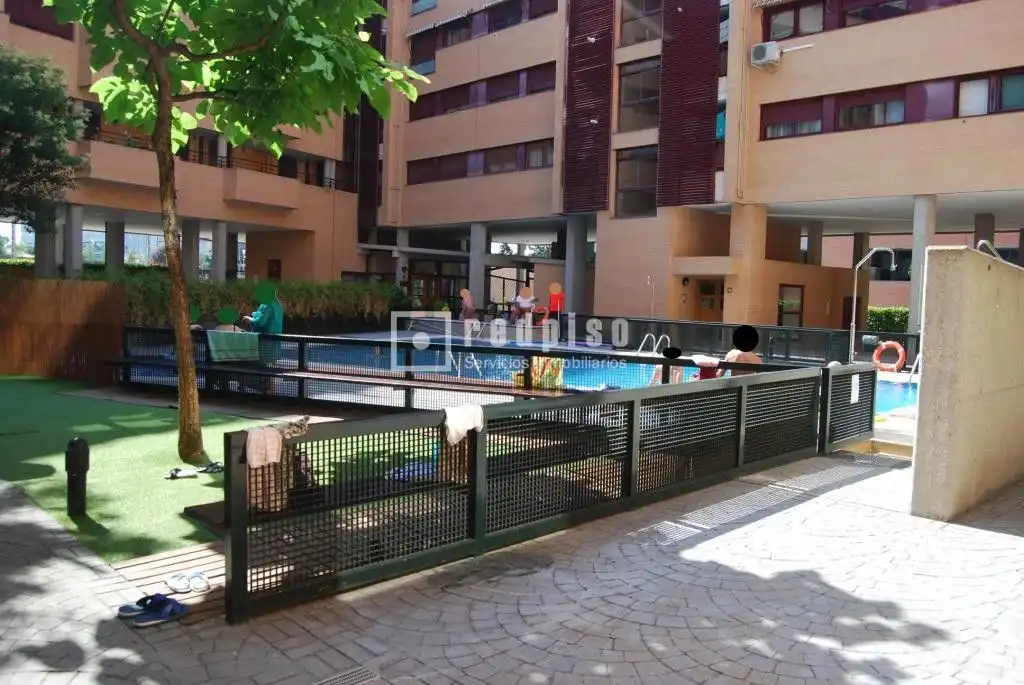 Swimming pool of Flat for sale in Estación - Centro