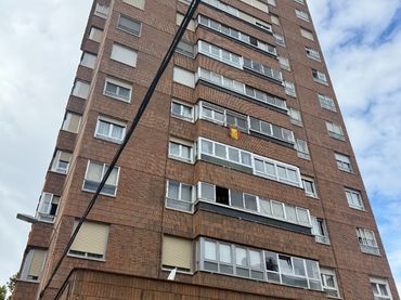 Piso con ascensor en venta en Avenida Reyes Católicos