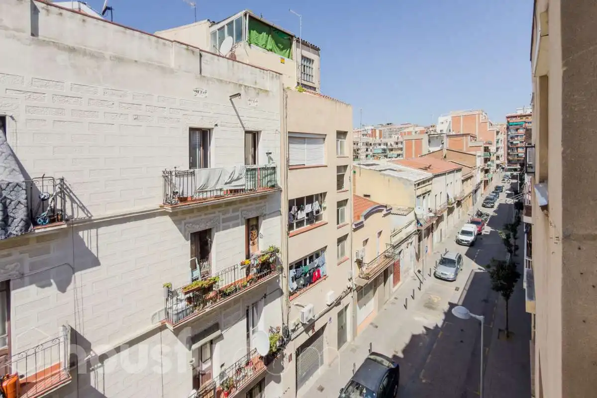 Vista exterior de Pis en venda en Badalona amb Aire condicionat, Terrassa i Balcó