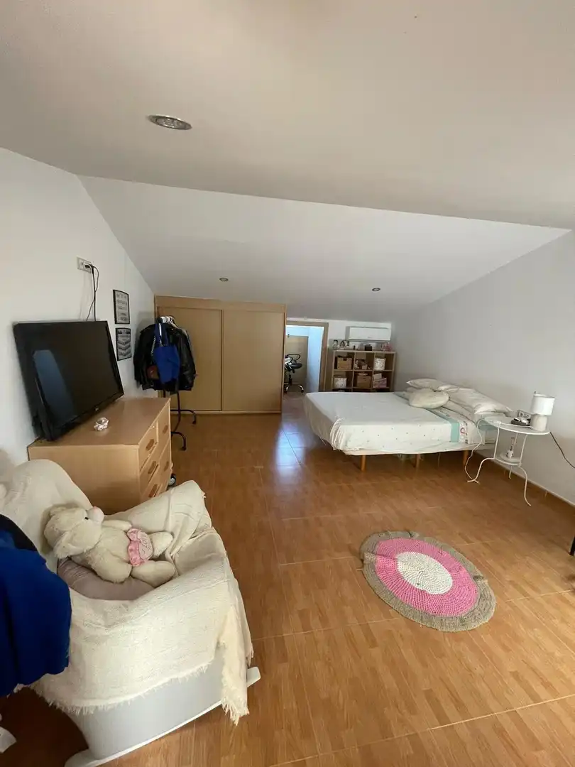 Dormitori de Casa o xalet en venda en Córdoba amb Aire condicionat, Parquet i Terrassa
