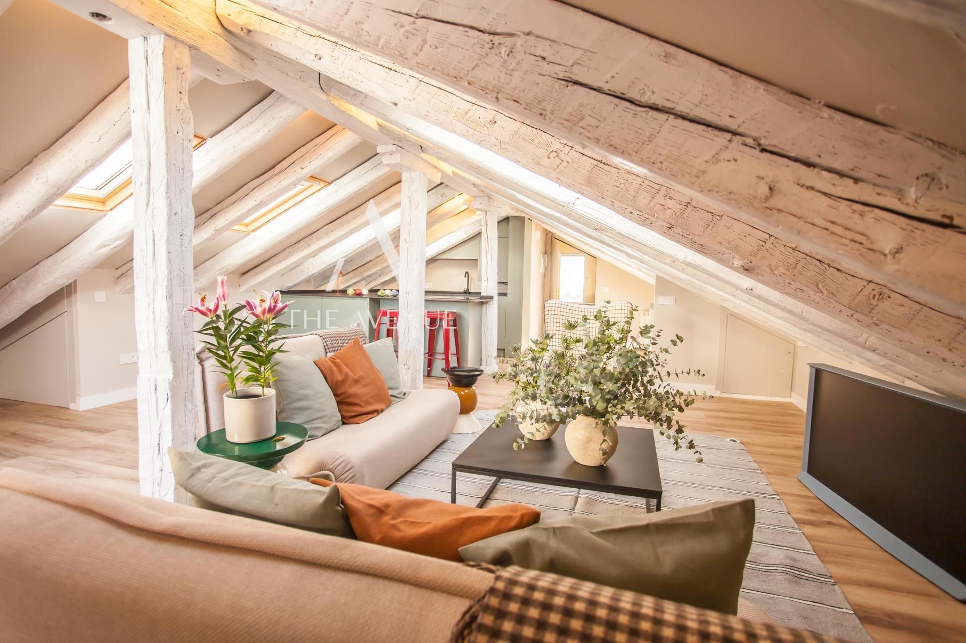 Living room of Attic for sale in  Madrid Capital  with Air Conditioner, Heating and Parquet flooring