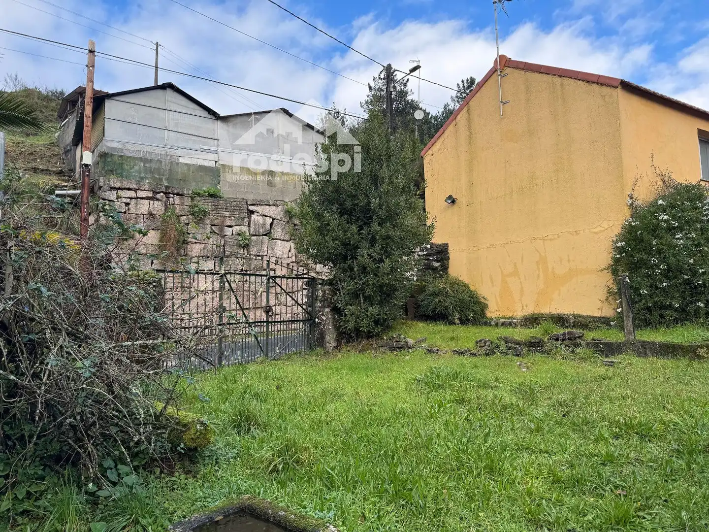 Houses for sale in A Cañiza    with Heating, Storage room and Furnished