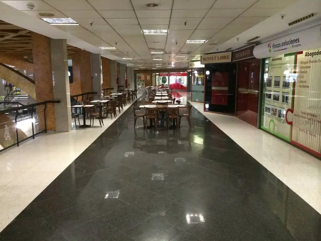 Local comercial en venta en Avenida ESTACIÓN 5, imagen 2