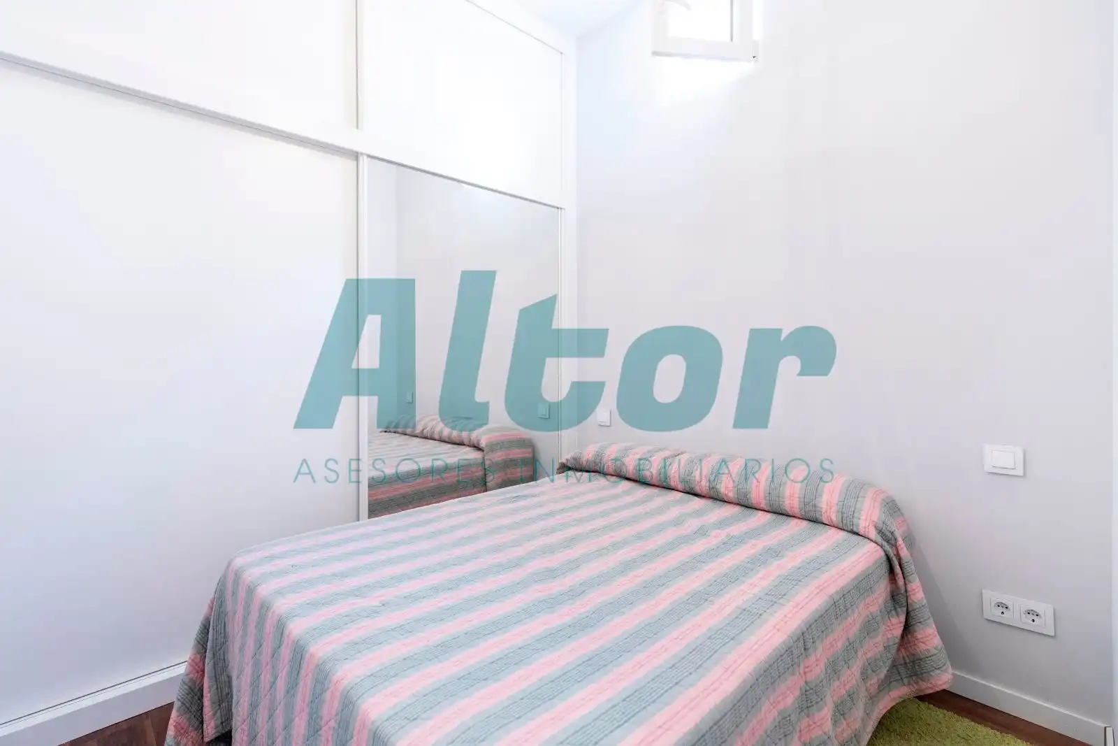 Piso en venta en DEL PRADO, Cortes - Huertas