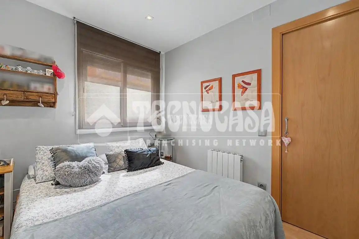 Bedroom of Flat for sale in Sant Joan Despí  with Air Conditioner, Heating and Balcony