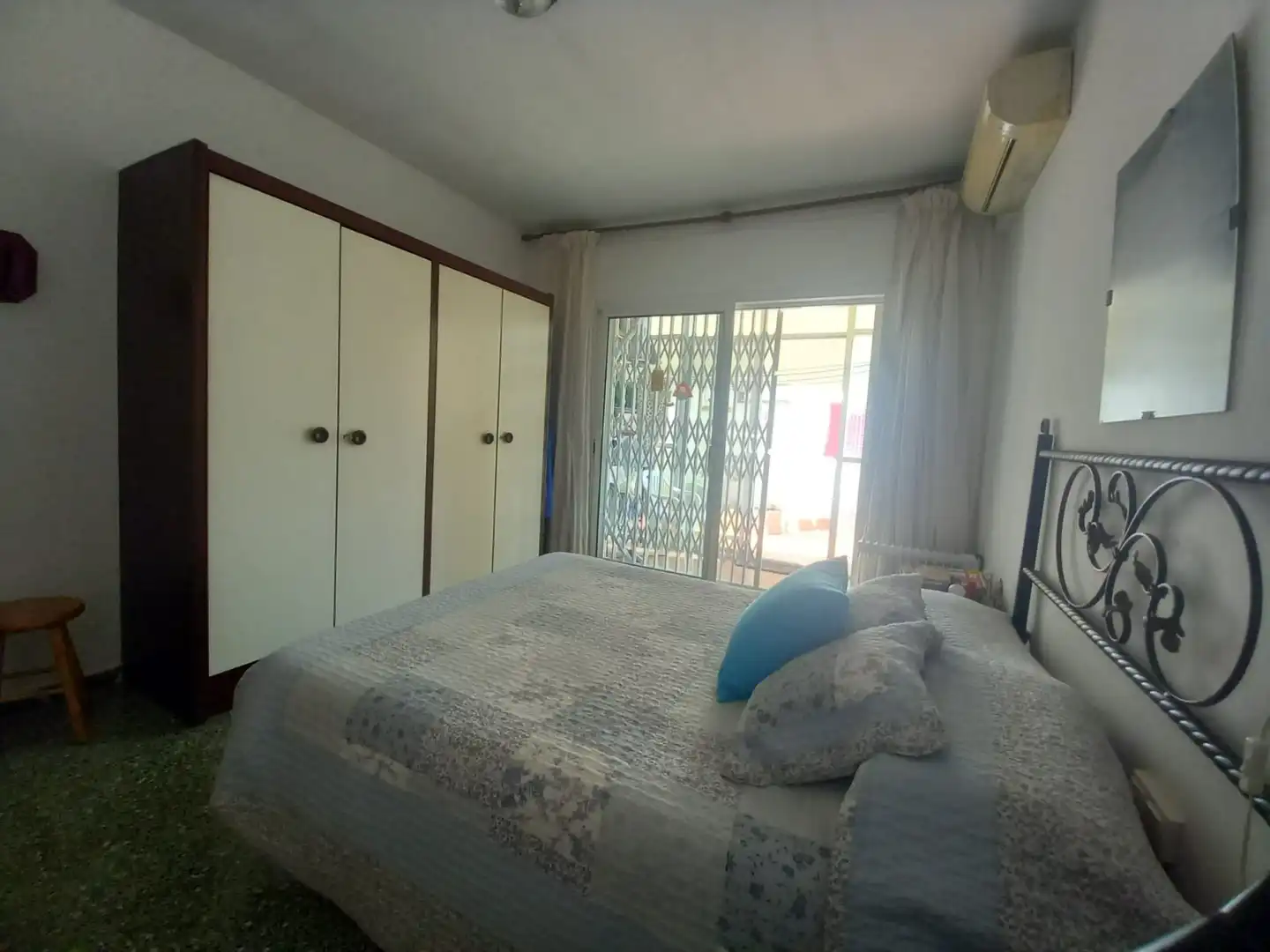 Schlafzimmer von Wohnung zum Verkauf in Badalona mit Klimaanlage, Heizung und Terrasse