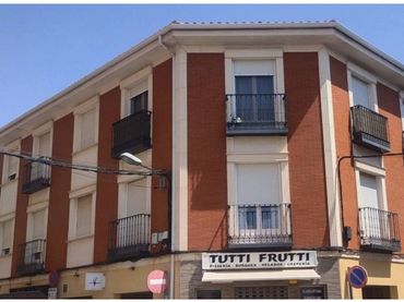Piso con balcón en venta en Calle Flor 3