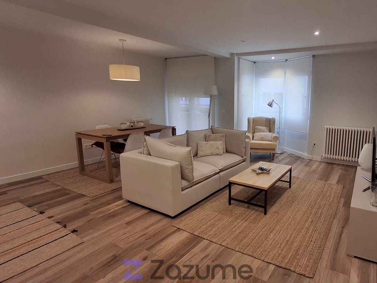 Living room of Flat to rent in Salamanca Capital  with Air Conditioner, Heating and Parquet flooring
