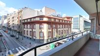 Vista exterior de Pis en venda en Bilbao  amb Calefacció i Terrassa