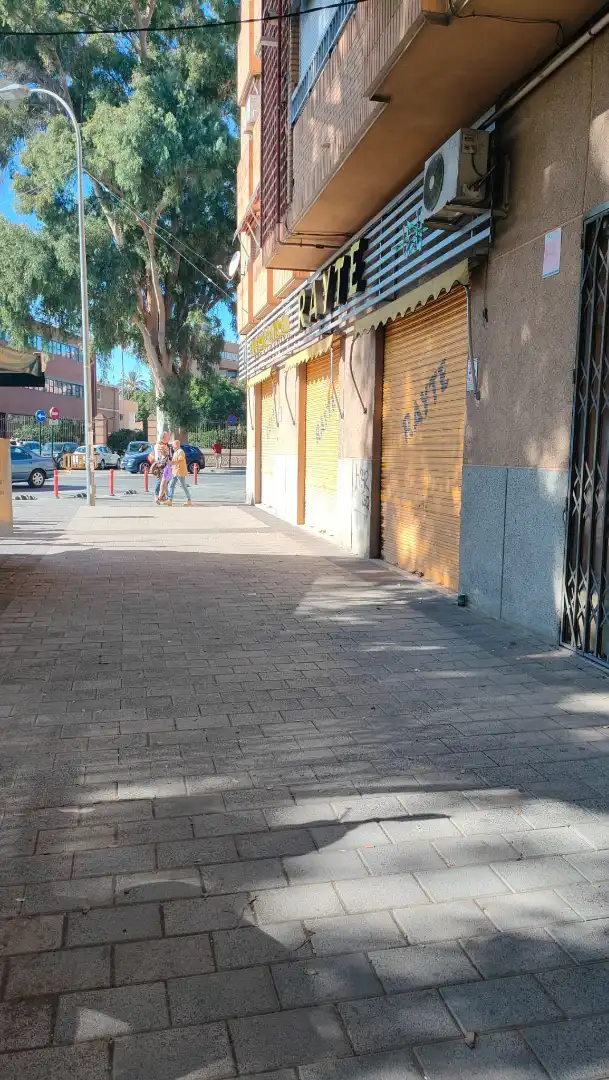 Local comercial en venda a Plaza de la Industria, imagen 2
