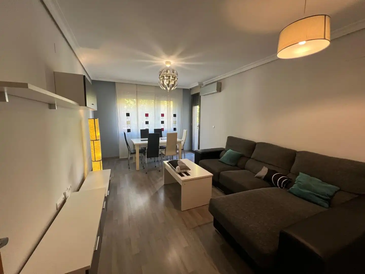 Wohnzimmer von Wohnung zur Miete in Albacete mit Klimaanlage, Abstellraum und Möbliert