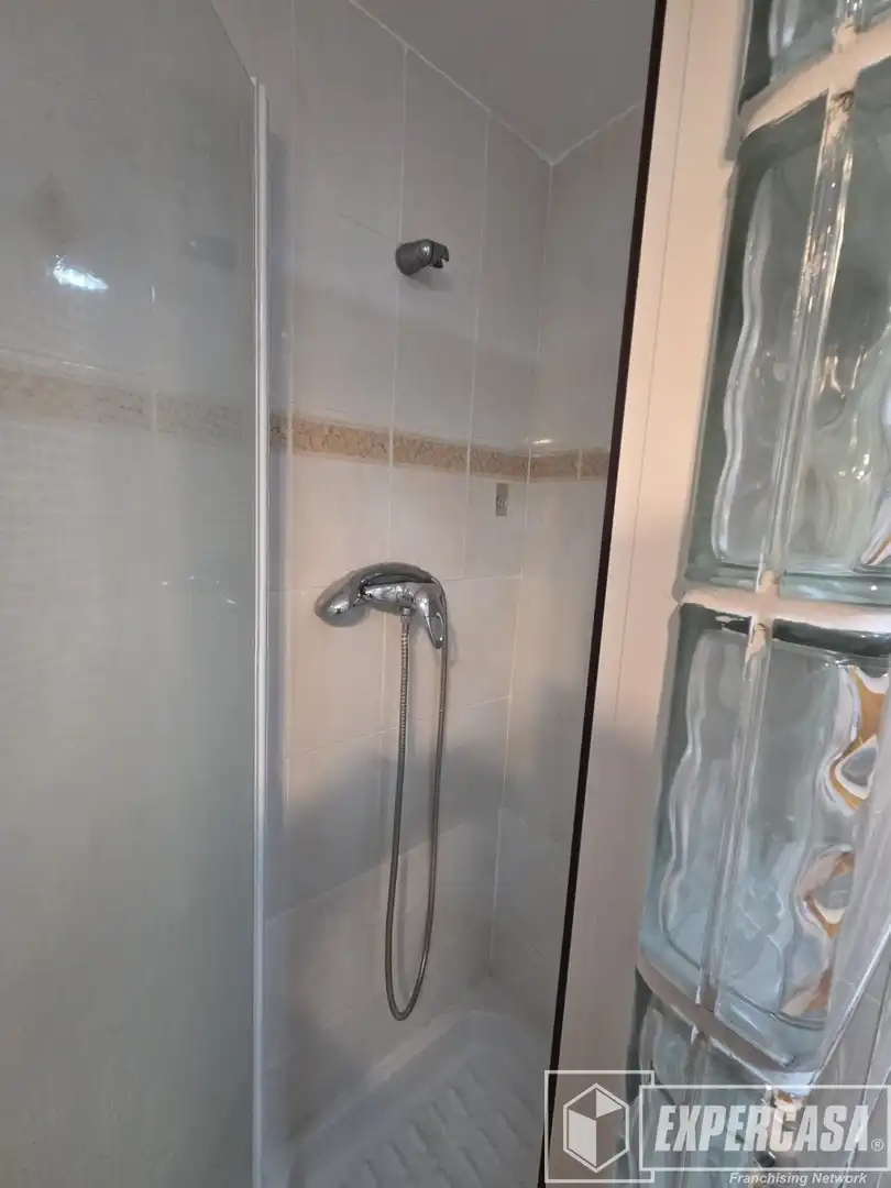 Bany de Apartament de lloguer en Cullera amb Terrassa, Piscina i Moblat