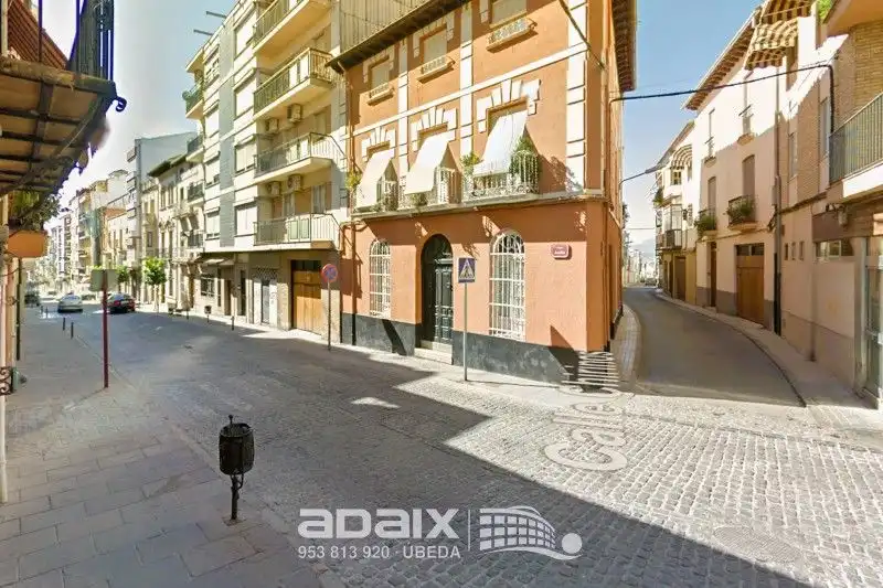 Vista exterior de Casa o xalet en venda en Úbeda amb Terrassa, Traster i Balcó