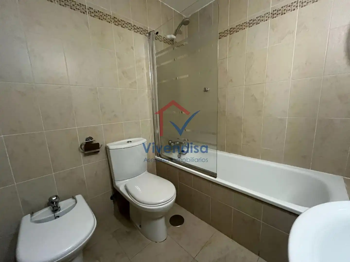 Bathroom of Flat for sale in Guadalajara  with Heating and Storage room