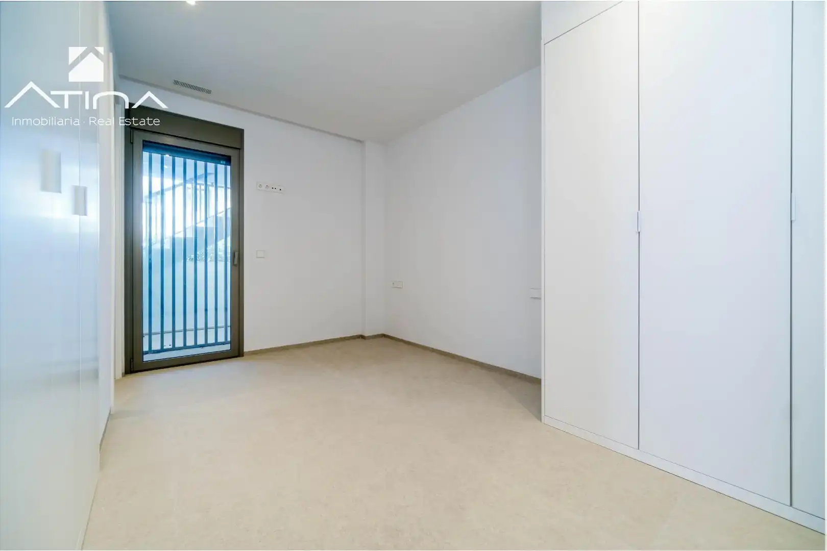 Ground floor for sale in Calle Calle Génova, Montañar - El Arenal