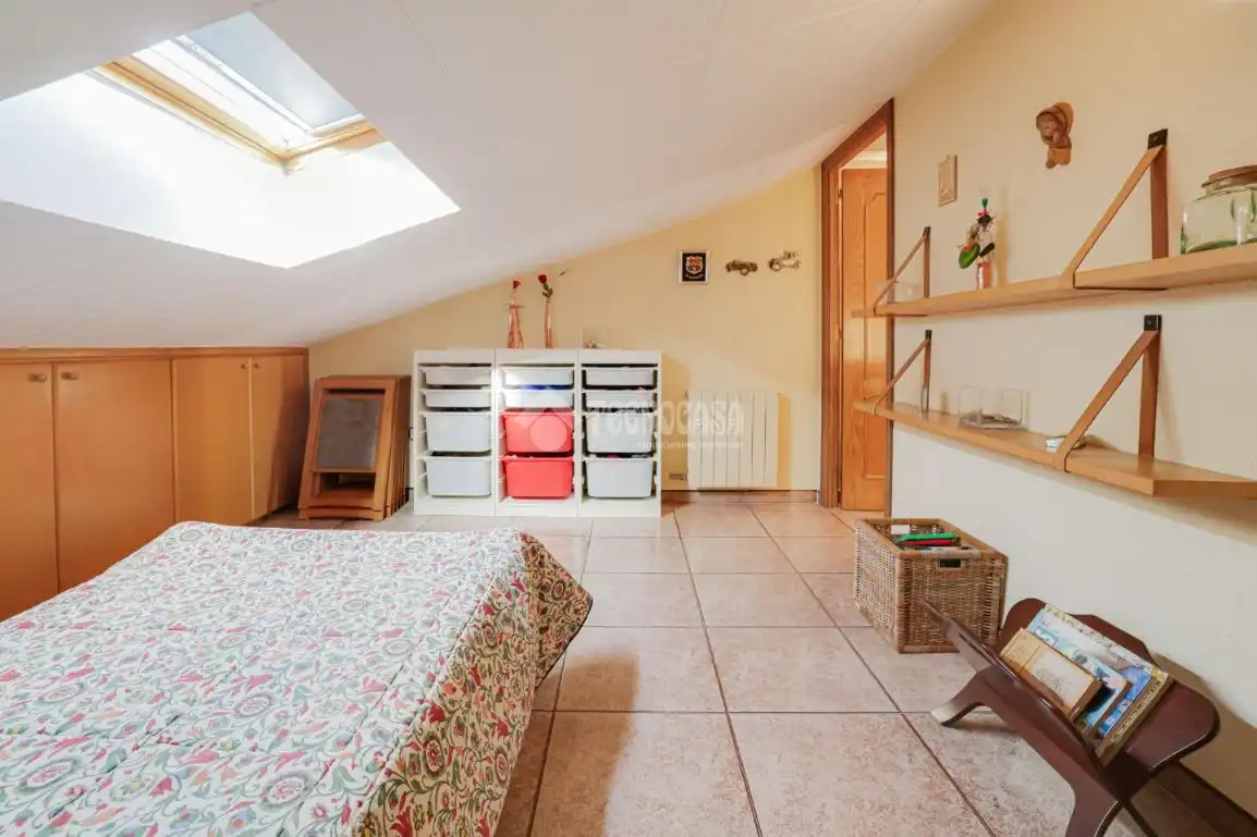 Schlafzimmer von Einfamilien-Reihenhaus zum Verkauf in Terrassa mit Terrasse