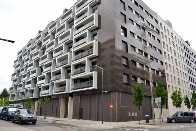 Local comercial en Alquiler en Calle Las Blancas en Lezkairu