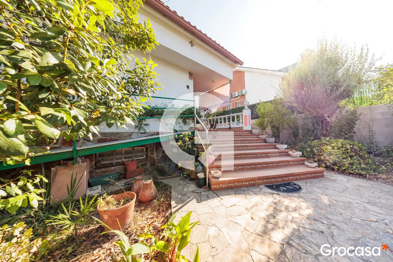 Vista exterior de Casa o xalet en venda en Castellar del Vallès amb Aire condicionat, Calefacció i Jardí privat