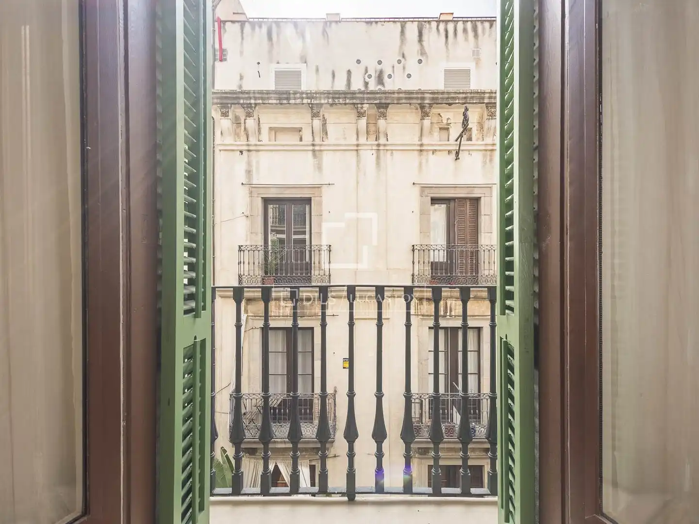 Vista exterior de Pis en venda en Barcelona amb Aire condicionat, Calefacció i Balcó