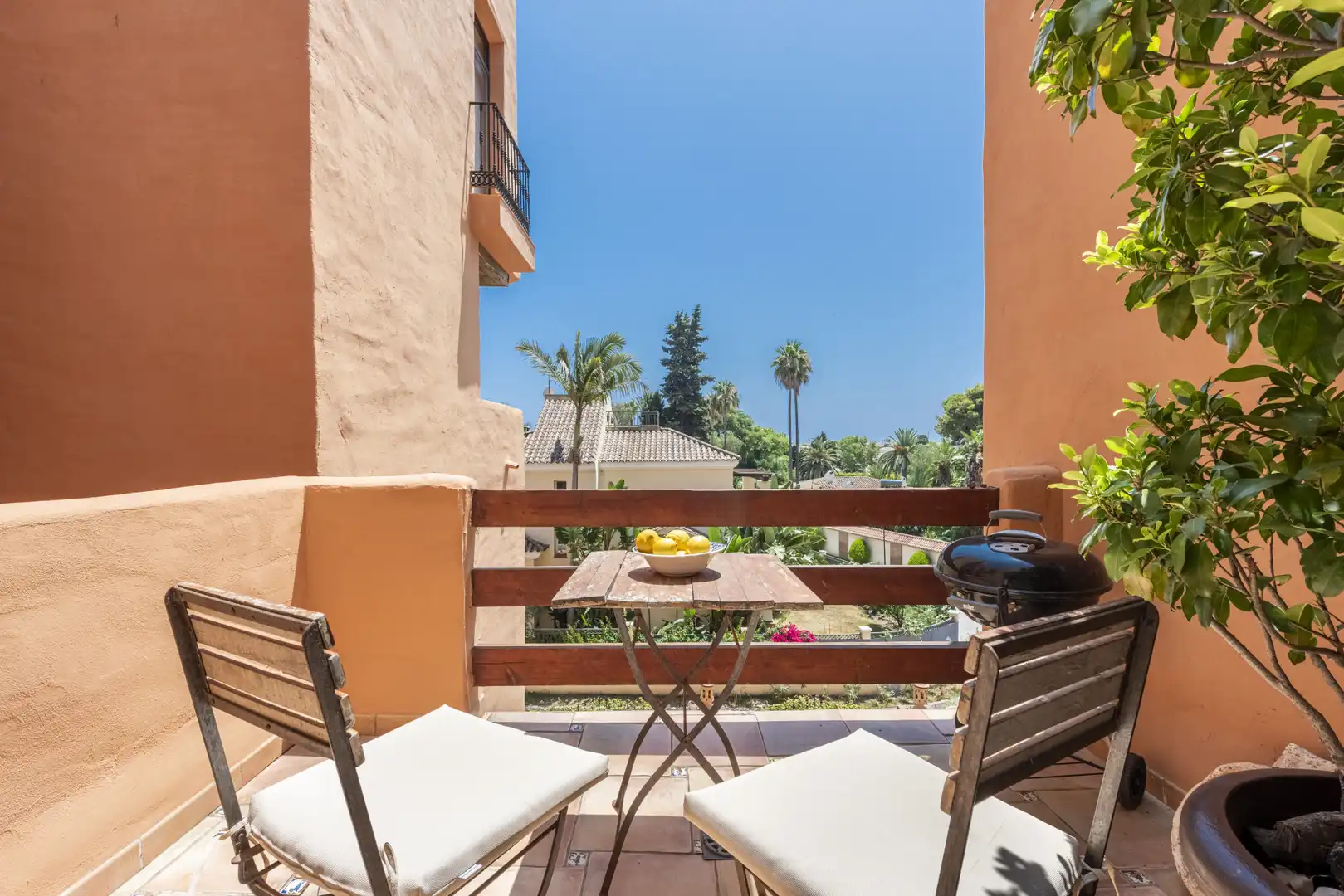 Terrasse von Dachboden zum Verkauf in Estepona mit Abstellraum, Schwimmbad und Whirlpool
