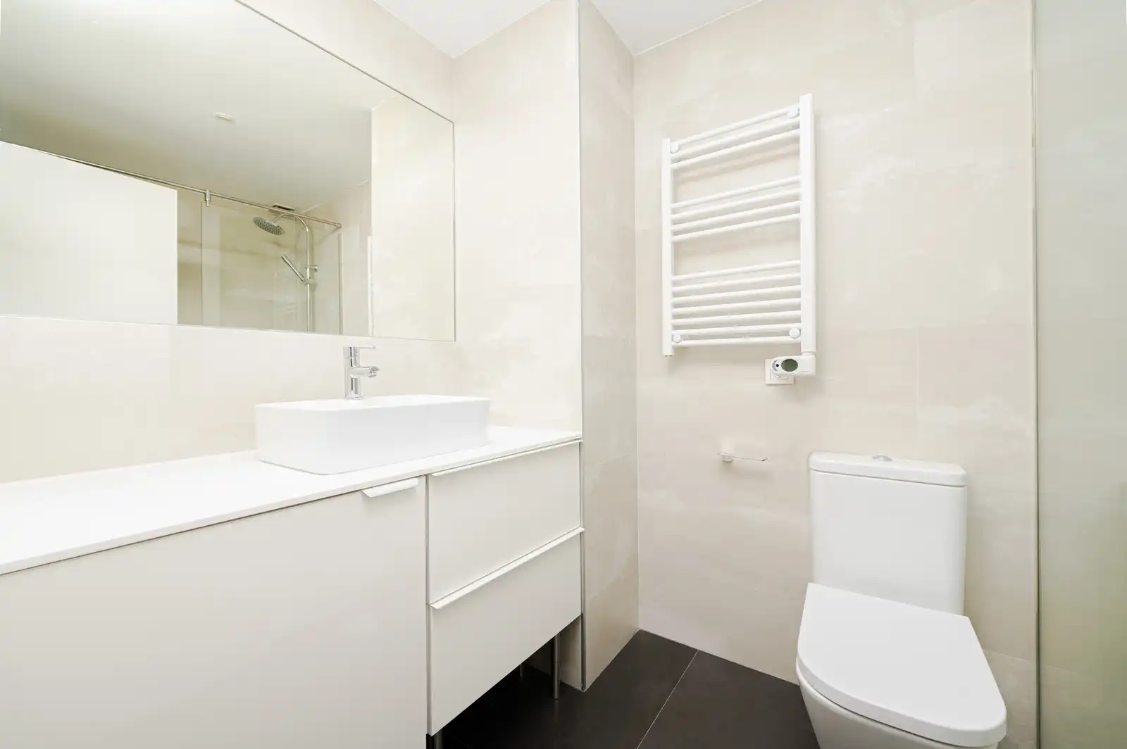 Bathroom of Study for rent in Madrid  with Storage room